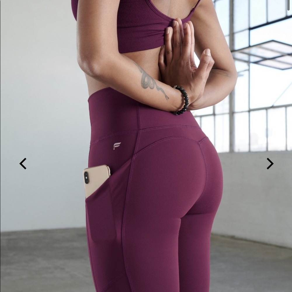 Fabletics High-Waisted Oasis Legging NWT